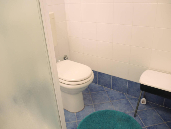 Bathroom 2, Amazing apartment with swimming pool and terrace for 5 people, Venezia