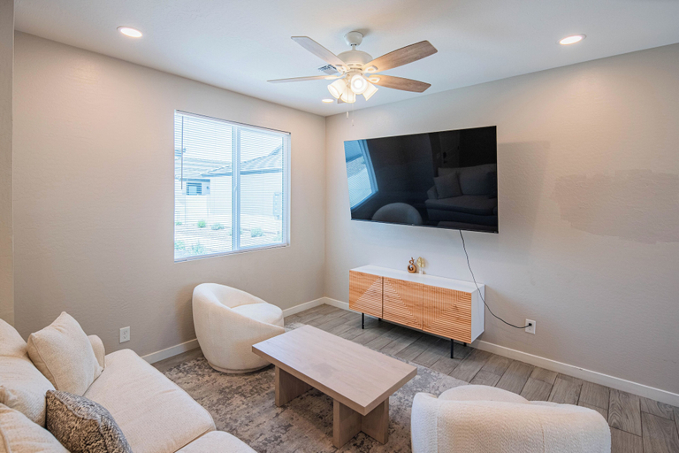 Living area 4, The One 311, Maricopa