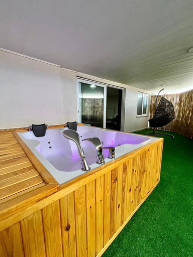 Indoor spa tub 2, ROYAL İNN BORNOVA, Bornova