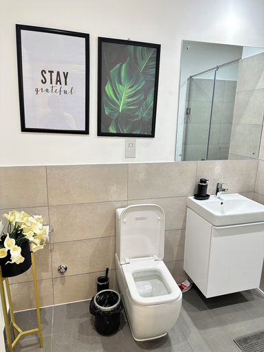 Bathroom 5, Loxwood Apartment, Accra
