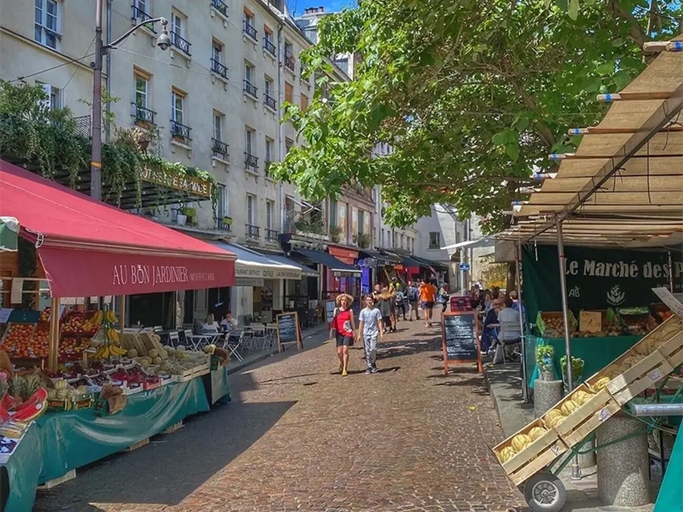 Exterior 2, 1532 Mouffetard, Paris