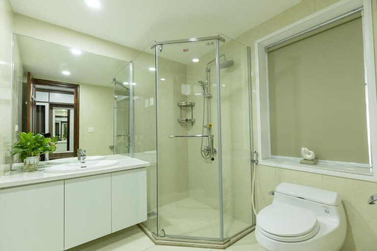 Bathroom 3, LIVIE Ha Noi Ham Long, Hoàn Kiếm