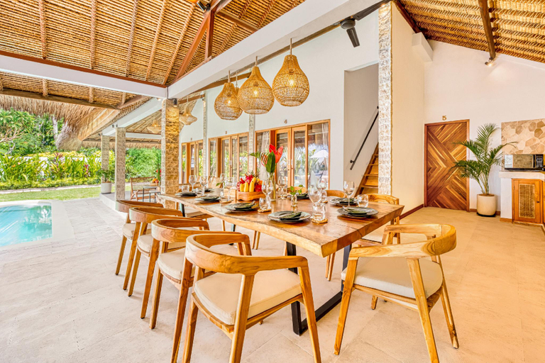 Food & Drinks 5, Villa Barcelona (6BDR), lush garden, private pool, Badung