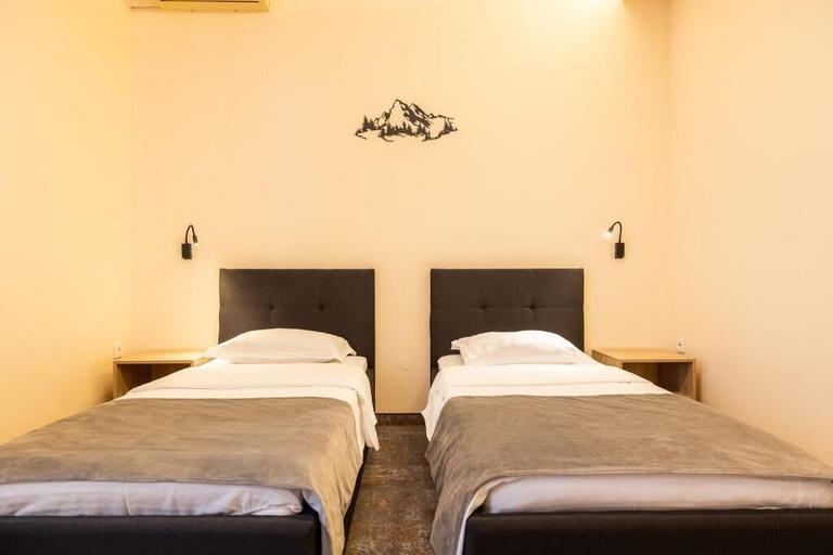 Bedroom 3, Pensiunea Floarea Soarelui Brasov, Brasov