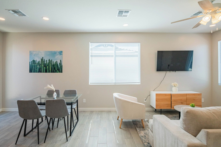 Living area 2, The One 411, Maricopa