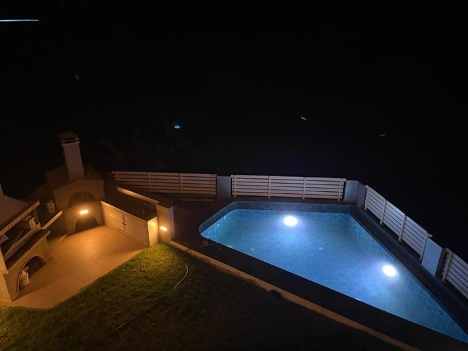 Pool 2, Lamon, Crete