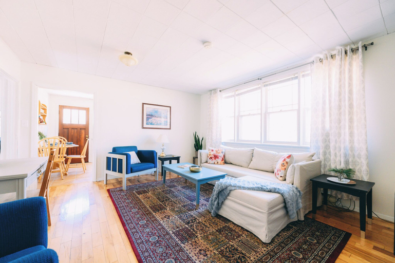 Living area 5, Falcon Retreats, Lanark