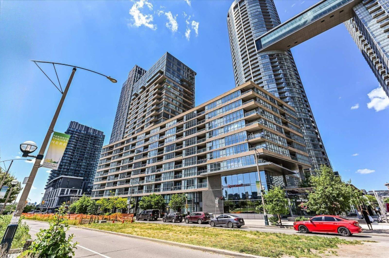 Exterior & Views 2, Rivetstays - Dan Leckie, Toronto