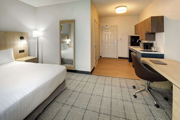 Bedroom 2, Sonesta Simply Suites Baltimore BWI Airport, Anne Arundel