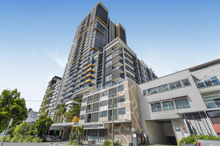 Exterior view 3, Stylish 2-Bed Apartment in Central South Brisbane, Brisbane