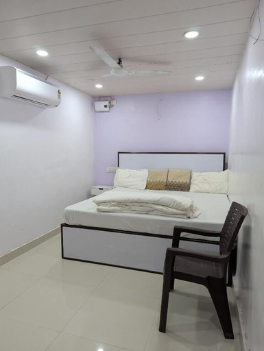 Room 5, Meenakshi Guest House, Varanasi