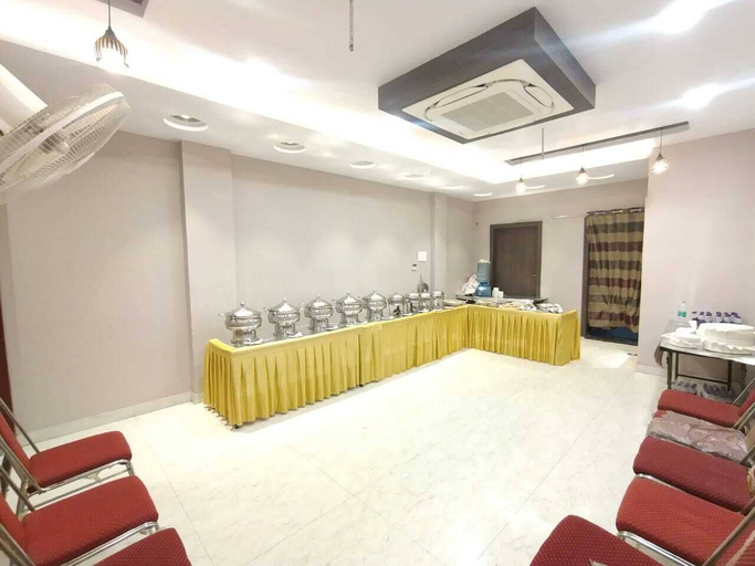 Dining, hotel nandini palace, Varanasi