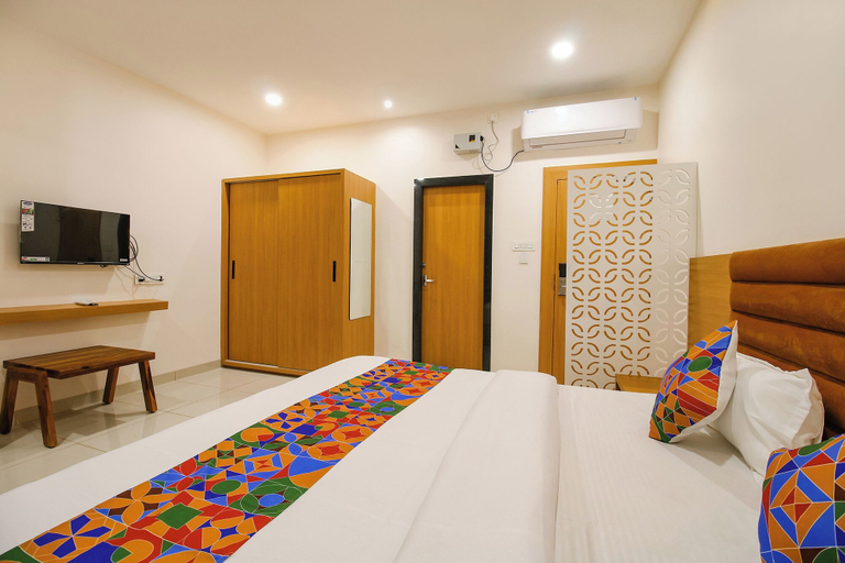 Room 3, The Gravity Inn, Indore