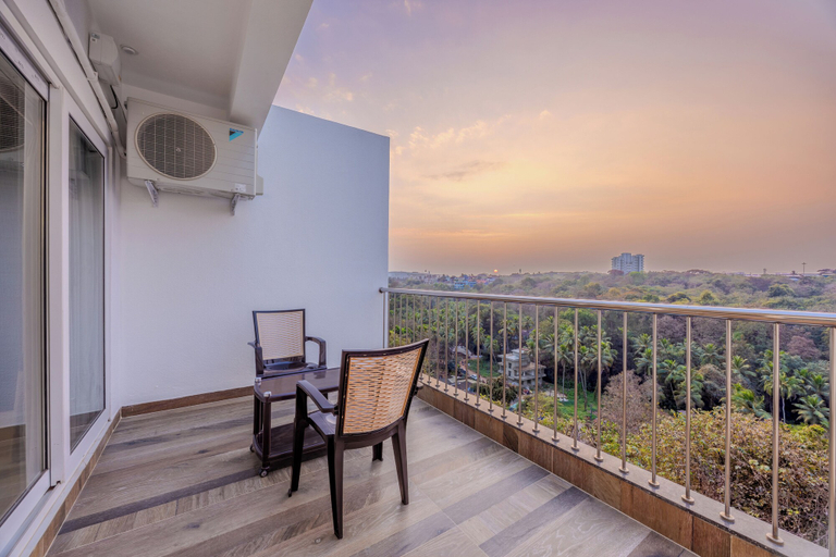 Terrace/patio 2, Alaya Stays Midpoint UNO 1 Room Suites, South Goa