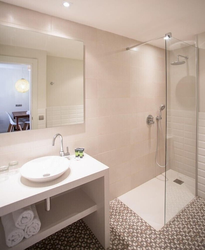 Bathroom 5, Insotel Club Tarida Playa, Baleares