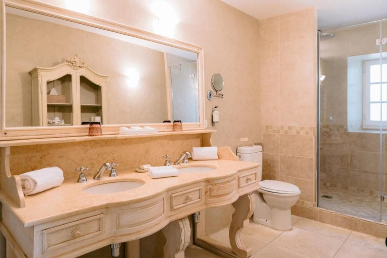 Bathroom 5, LE MAS DE LA ROSE, Bouches-du-Rhône