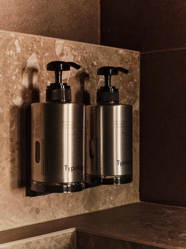 Bathroom 3, The Fiction, Attica