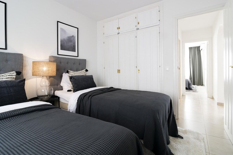 Bedroom 2, RDM - Stylish Holiday Apartment With Ocean Views, Málaga