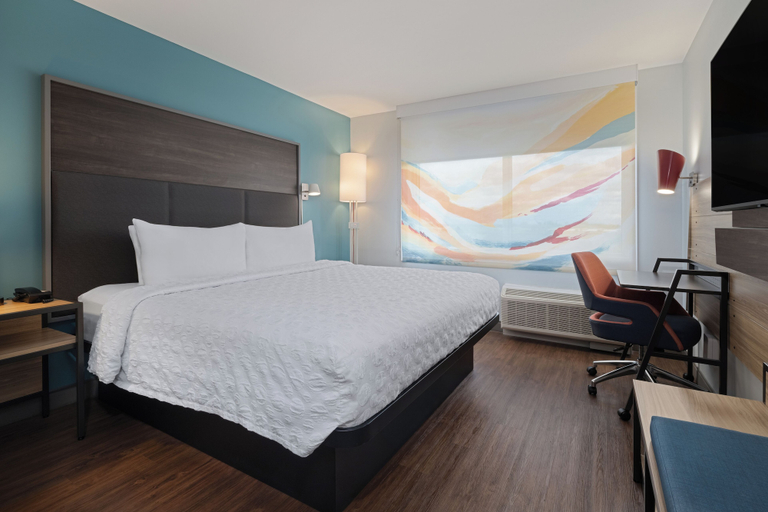 Bedroom 3, Tru By Hilton Miramar, Broward