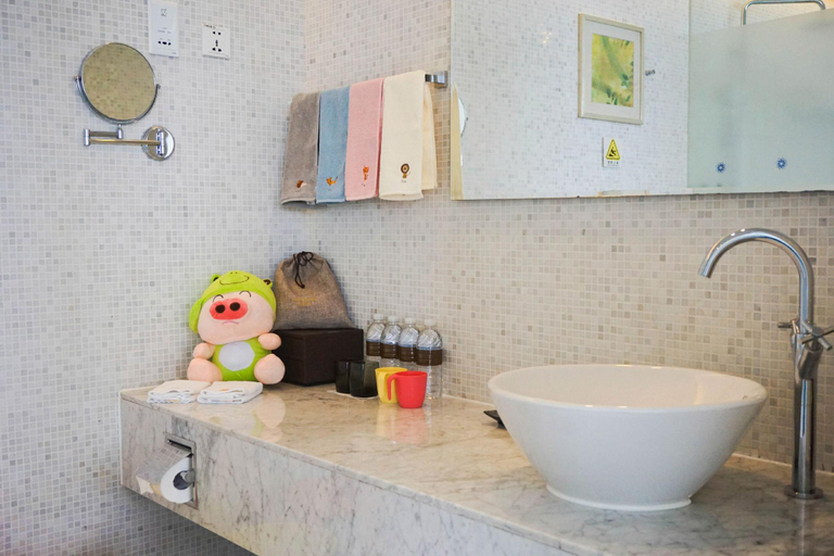 Bathroom 4, Tianping Hotel, Shanghai