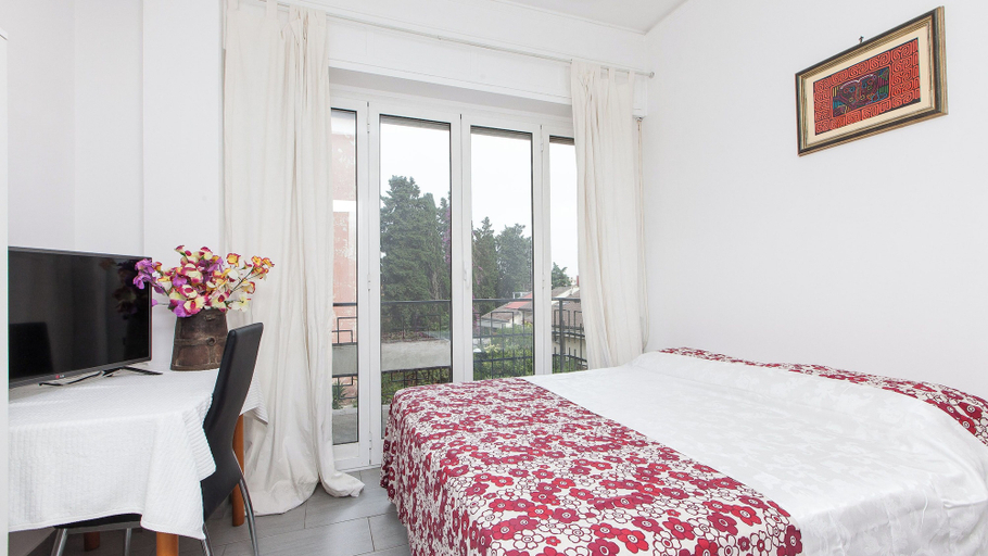 Room 2, Rental in Rome Quattro Venti Terrace Apartment, Roma