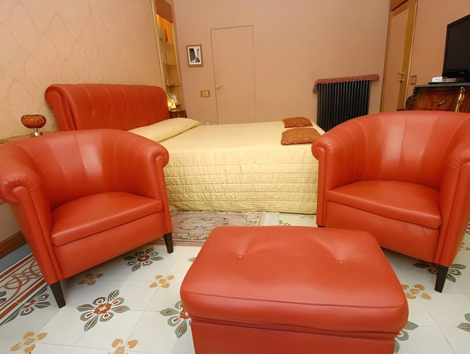 Others 5, B&B Cavour10 Firenze, Florence