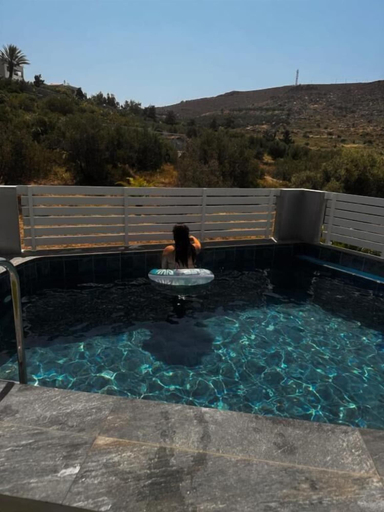 Pool 5, Lamon, Crete