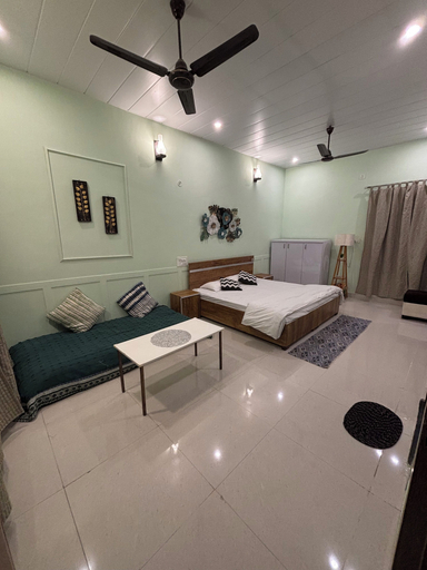 Room 5, Aranyaa Cottage Homestay, Vrindavan, Mathura