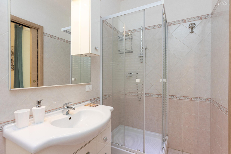 Bathroom 3, Rental in Rome Turati Apartment, Rome