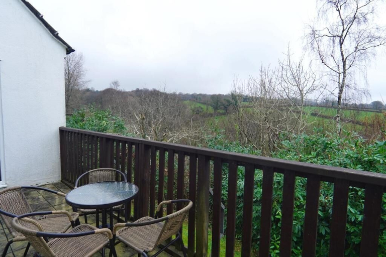Outdoor dining 2, Reserve Worldwide, Cornwall