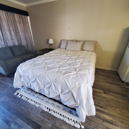 Room 2, The Cannonball, Kingman