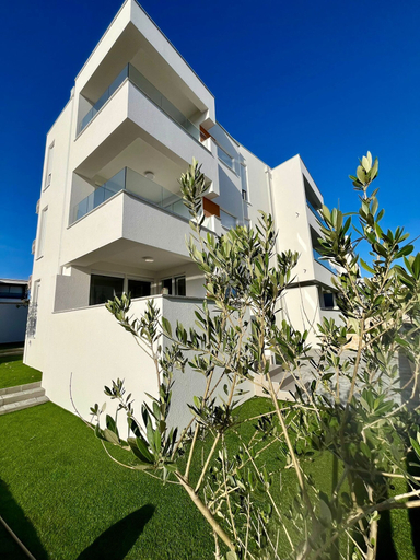 Front of property, Salt & Stone-apartment with private pool, Novalja