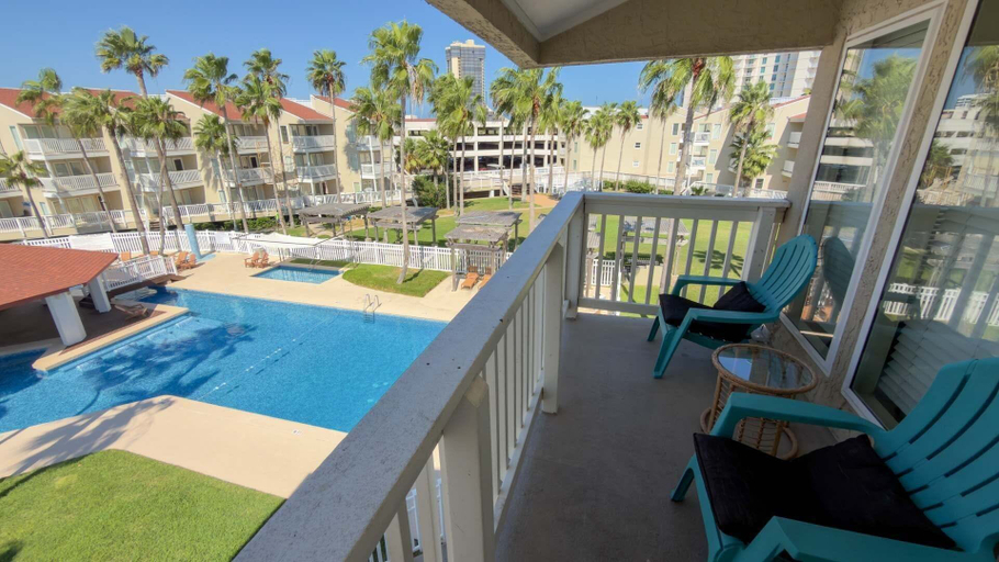 Property grounds 5, Fresh &bright 1br Condo Poolview & Steps To Beach 1 Bedroom Condo, Cameron