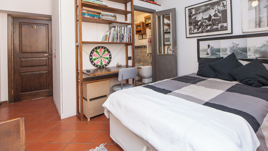 Bedroom 3, Rental in Rome Lungaretta Apartment, Roma