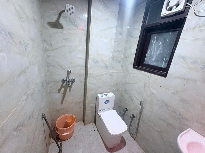 Bathroom 5, Hotel 69, Gurgaon