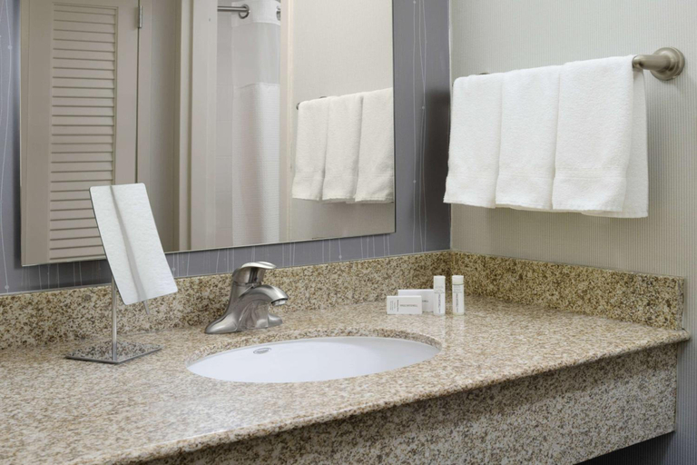 Bathroom 3, Sonesta Select Dallas Central Expressway, Dallas