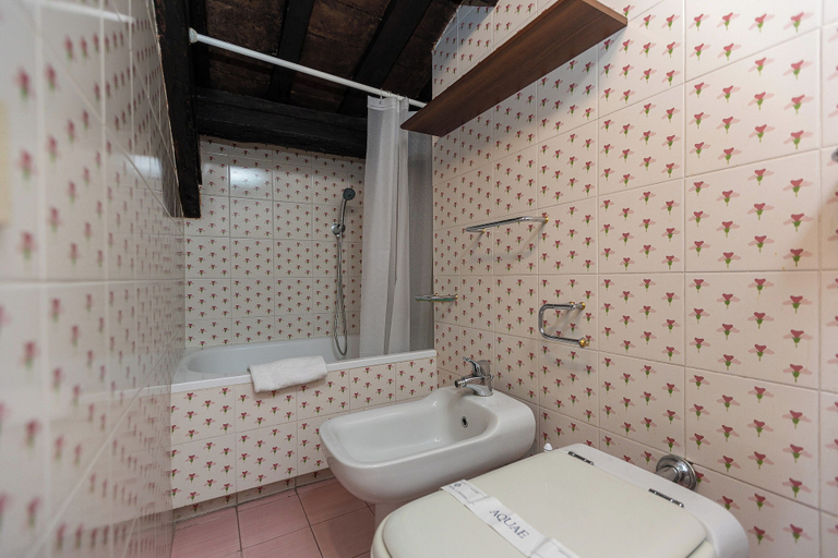 Bathroom 2, Rental in Rome Ciambella Terrace, Roma