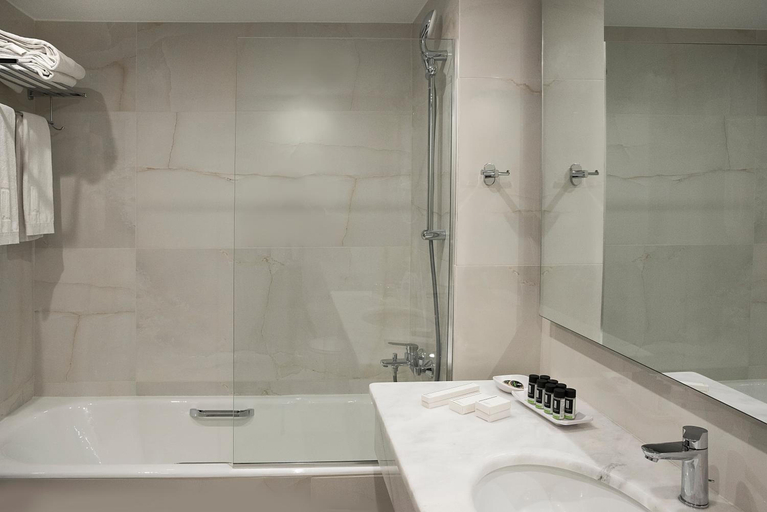 Bathroom 4, President Hotel, Attica