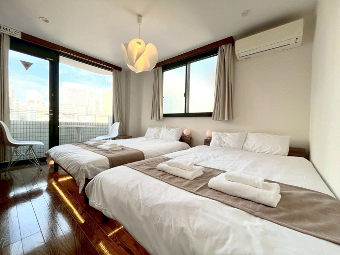 Room 4, Yokohama Mega Stay, Yokohama