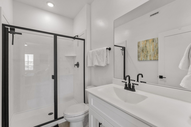 Bathroom 3, Popular Poolside Retreat 4 Bedroom Townhouse, Washington