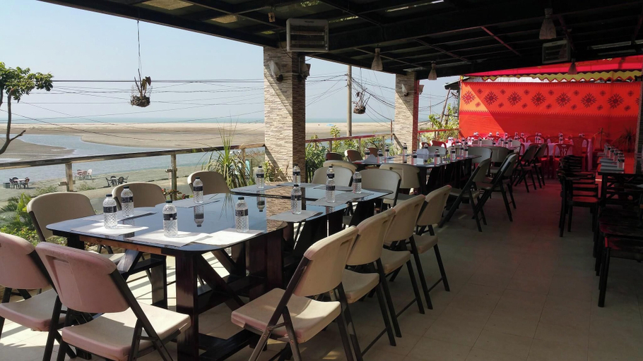 Outdoor dining, Hotel Sheraton Kishorganj, Kishoreganj