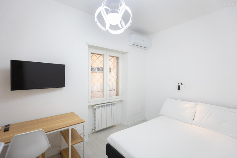 Room 2, Rental in Rome Mantegna Apartment, Rome