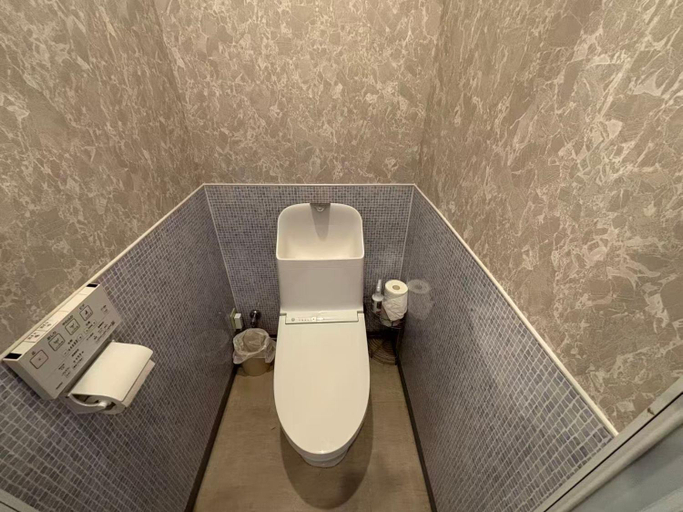 Bathroom 3, MIIYAVI Hotel, Taitō