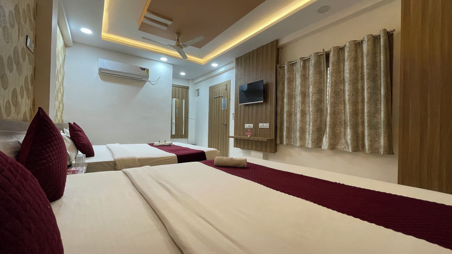 Room 5, LOTO HOTEL MAHAKAL Ujjain Tower Chowk, Ujjain