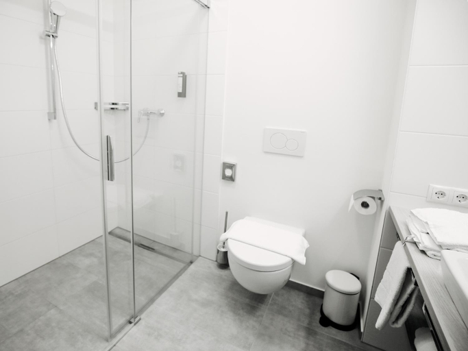 Bathroom 4, Boutique Hotel Goldhahn, Ostalbkreis