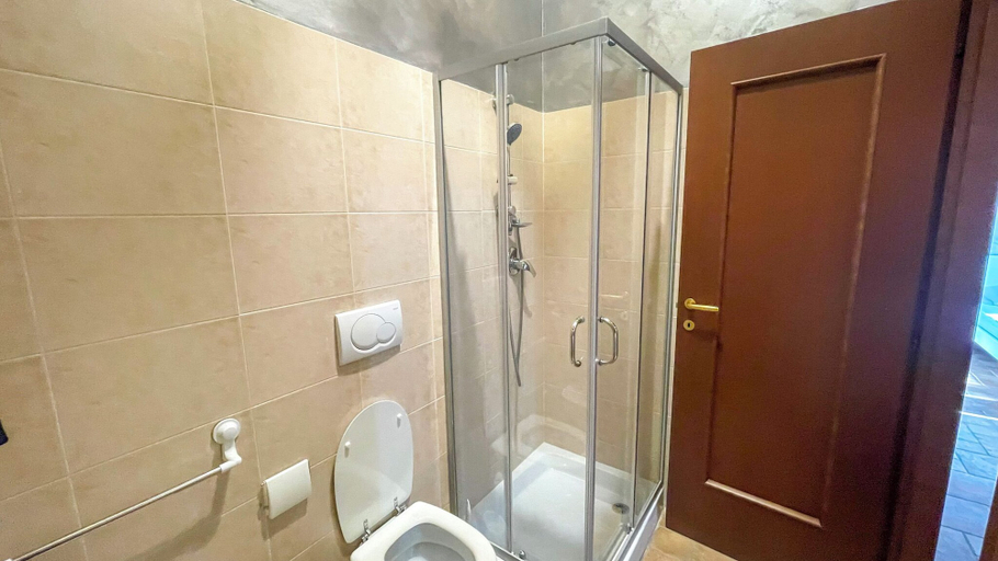 Bathroom 2, Casa Relax, Latina