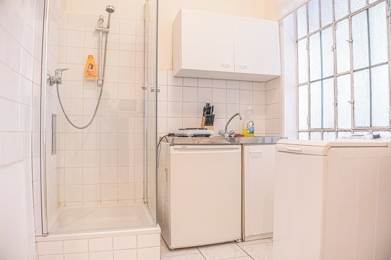 Bathroom 3, Cozy 1BR Long Stay Near Waldmullerpark, Wien
