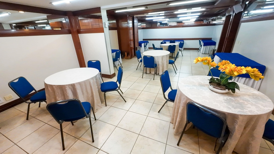 Food & Drinks 5, GOLDEN TULIP ADDRESS, Goiania