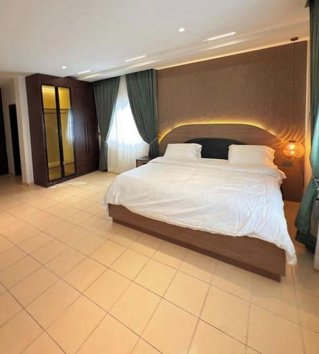 Room 4, Bridge Waters Hotel, AbujaMun