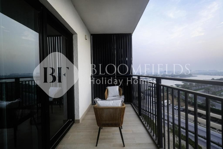 Property grounds 4, Bloomfields Fantastic 2br In Water, Yas Island